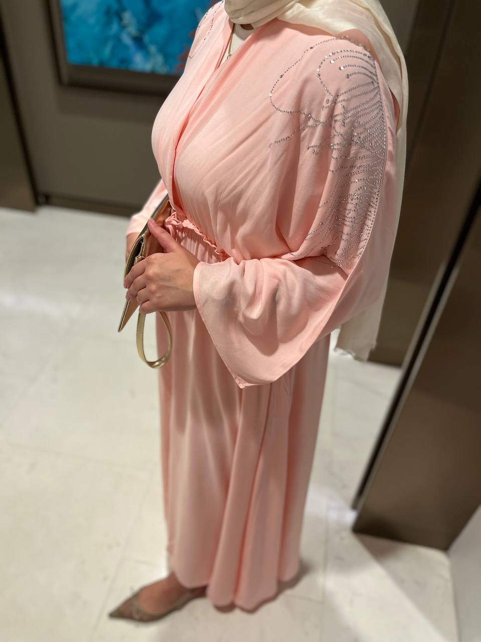 Taş İşlemeli Pudra Pembe Bel Büzgülü Tesettür Elbise